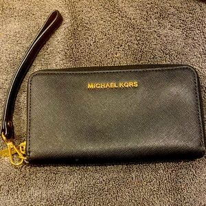 Michael Kors Wristlet